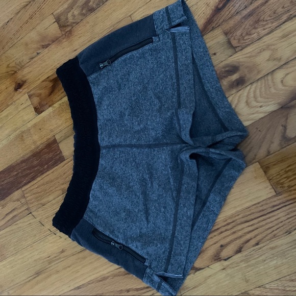Lululemon All In Shorts (2015) RARE - Picture 4 of 6